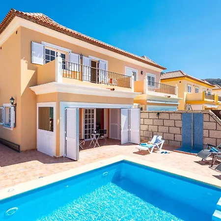 Incredible Fuente, Ocean View, Heated Pool! Holiday home